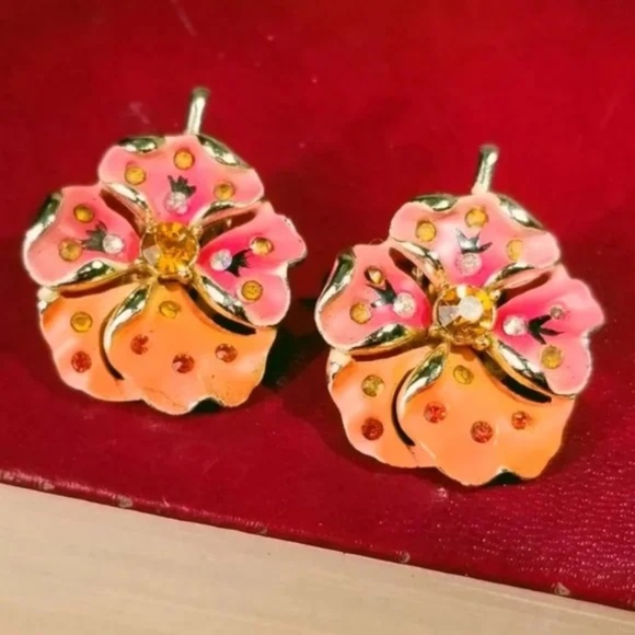 Vintage Jewelry - Vintage Plumeria Clip Earrings with sparkle